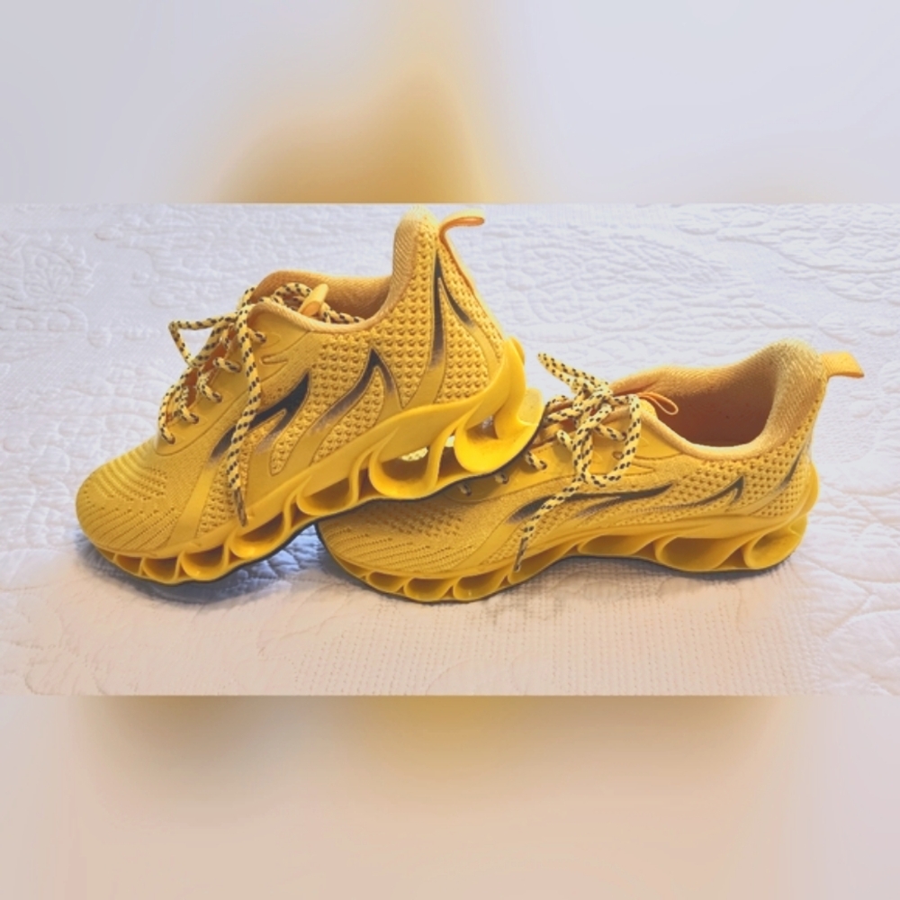 Womens Wanhee Running Shoe
